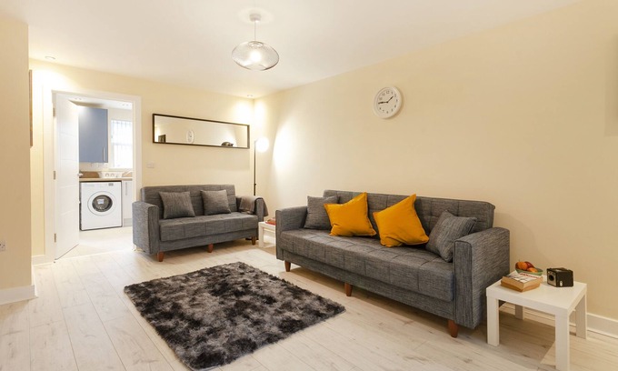 Worksop Casa | Wifi*Smart*Ensuit*Parking*Gated*