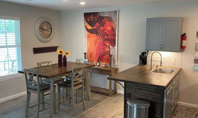 Thackerville Cabaña | WILD CARD SUITE: Unit B. Casino Retreat & Pickleball court