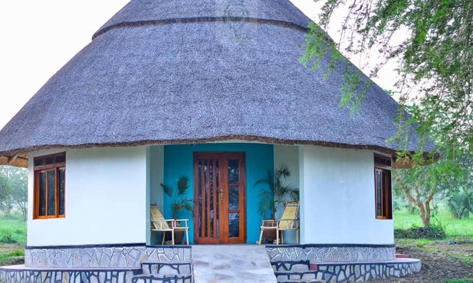 Pakwach Hotel | WILD PALACE SAFARI LODGE