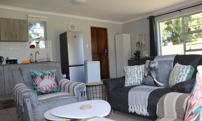Port Elizabeth Cabaña | Wild Paradise Cottage 2