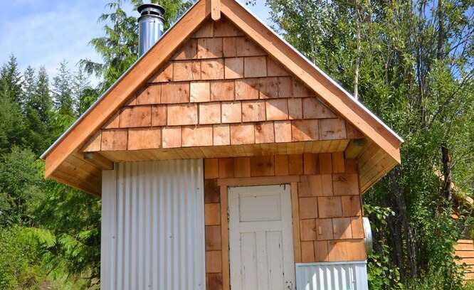 Mara Cabaña | Wild Rose Cabin ~ Glamping en las colinas de alerce! ¡10 min de pistas de esquí XC!