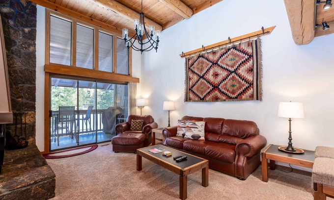 Sunriver Condominio | Encanto clásico de cabina, condominio de campo de golf al lado de la aldea! - WILD09