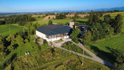 Kremsmuenster Apartamento | Wildkraut's Kräuter- und Alpakabauernhof