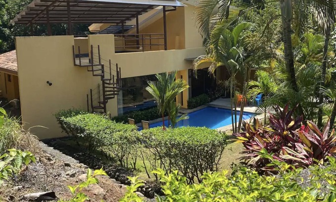 Esterillos Casa | Wildlife Haven near Surf and Sea