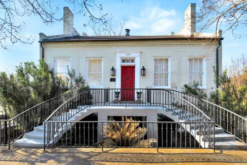 Natchez Casa | Wilkins Townhouse - 3 Bed, 3 Bath, Walk to Downtown