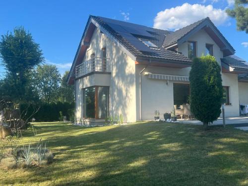 Lodz Villa | Willa Zamorska z bezpłatnym dostępem do basenu w Spa