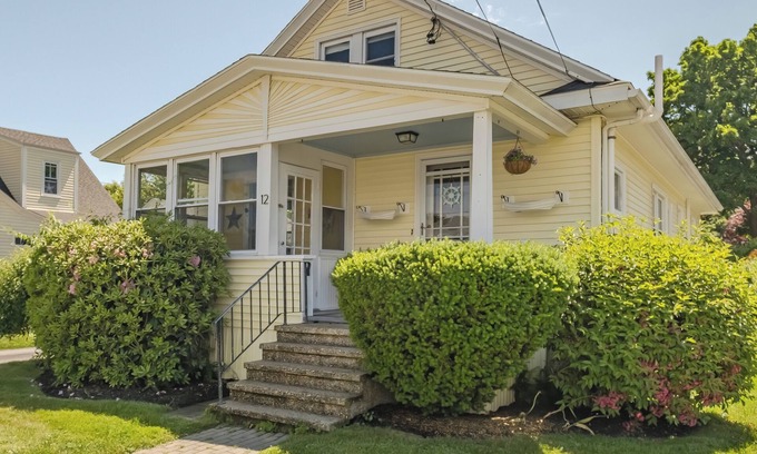 Willard Casa | Willard Beach Bungalow
