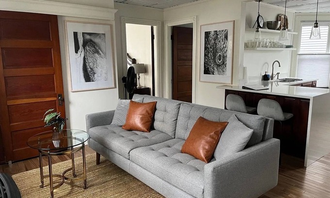 Willard Apartamento | Willard Beach: Cozy Apartment with a King Size Bed