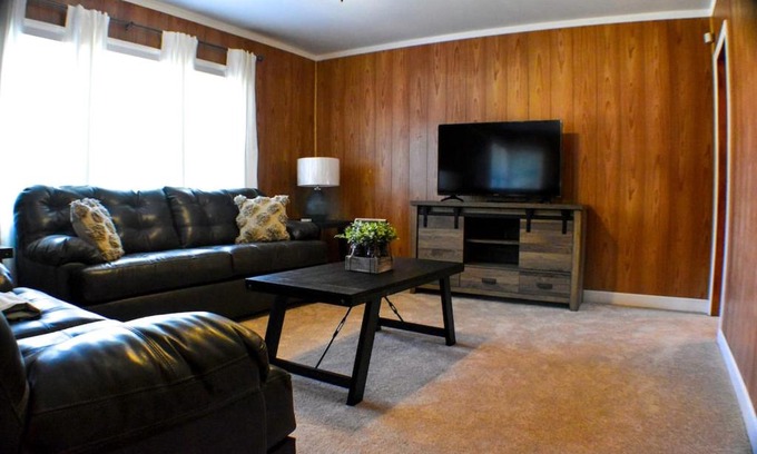 Fayetteville Casa | Williamsburgh Place