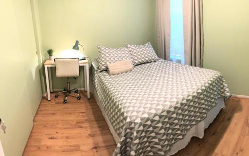 Hemet Casa | Willow brook room with TV