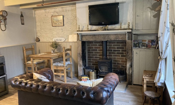 Barnard Castle Cabaña | Willow Cottage, cosy & quirky in Middleton in Teesdale