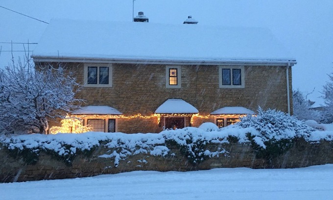 Bourton Cabaña | Willow Cottage Recién reformado Cotswold stone 4 cama cabaña