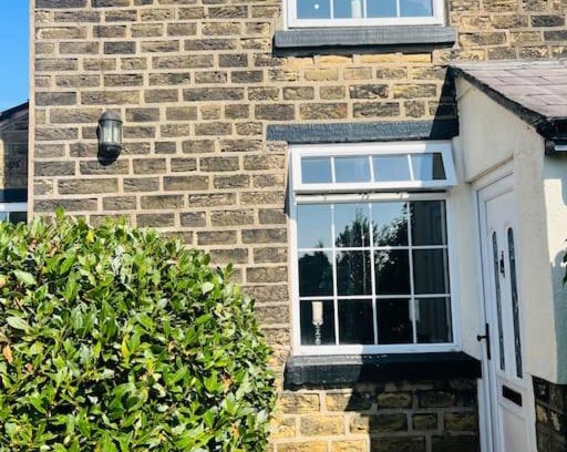 Billinge Casa | Willow Cottage - Billinge Wigan, sleeps 4 , parking and garden