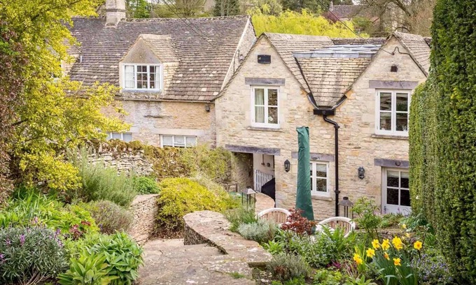 Chedworth Cabaña | Willow Cottage