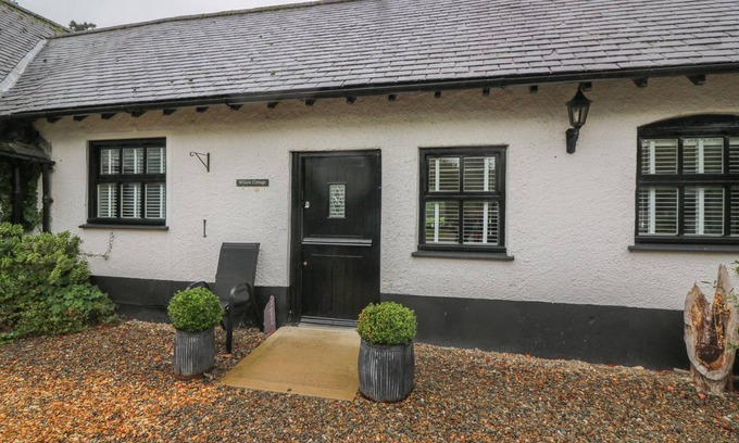 Trawscoed Casa | WILLOW COTTAGE, romantic, character holiday cottage in Llanilar