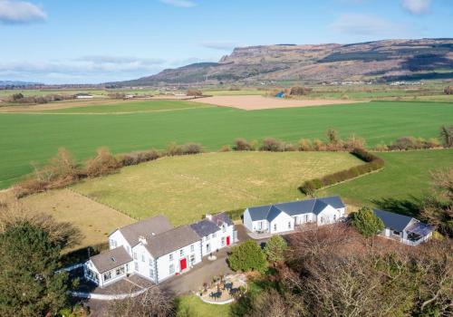 Limavady Casa | Willow House Bed & Breakfast and Orchard Studios Self Catering