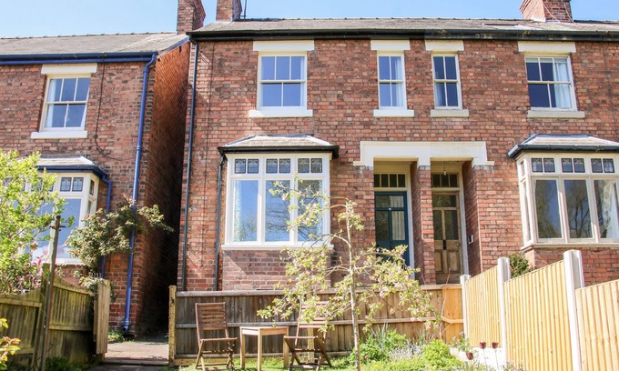 Shrewsbury Cabaña | WILLOW VIEW, family friendly, character holiday cottage in Shrewsbury