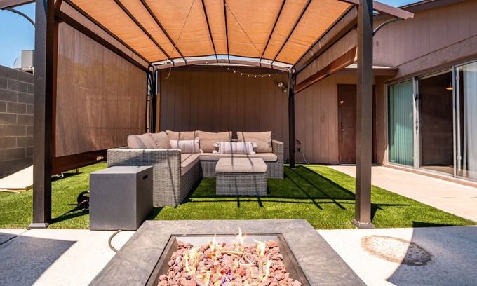 Maryvale Casa | Willows Rest Retreat - Pool | Pool Table | Firepit
