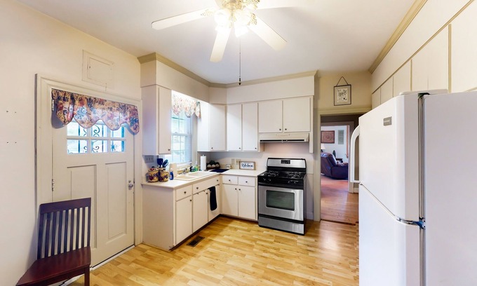 Wilson County Casa | Wilson Garden of Eden: Southern Getaway with Private Vineyard & Lounge