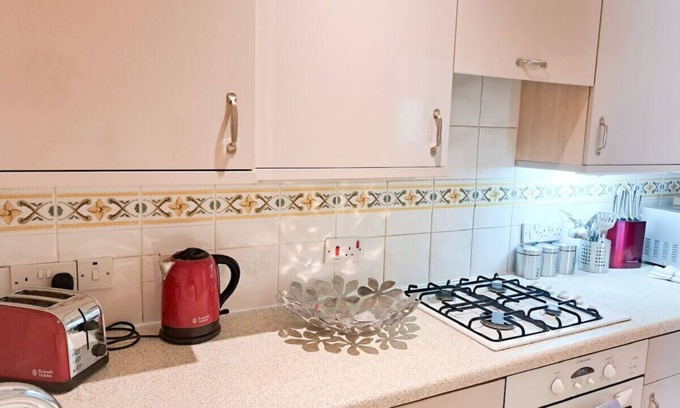 Wimbledon Apartamento | Wimbledon Apartment Is a Fantastic 1 Bedroom Apartment in the centre of Wimbledon with free parking!