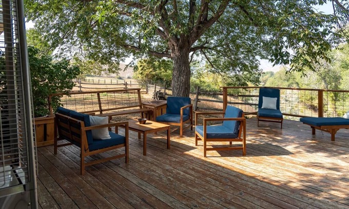 Lander Casa | * Nuevo * Wind River Place con bañera de hidromasaje, vistas a la montaña, cerca del centro de Lander
