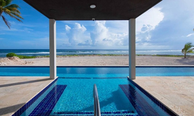 East End Casa | Wind Upon The Waves by Grand Cayman Villas & Condos