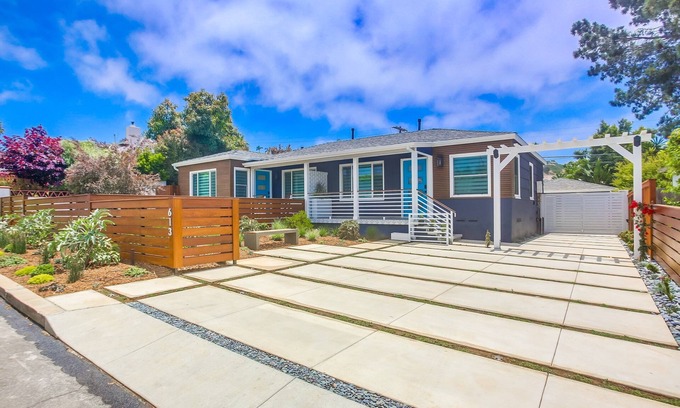 Beach Barber Tract Cabaña | Windansea Family Retreat - a beautiful 3bd fully renovated home walking distance to the beach.
