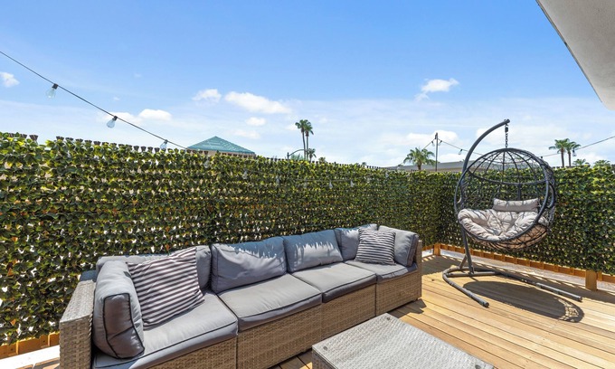 Brown and Stetson Business Condominio | Windfield Condo in the Entertainment District