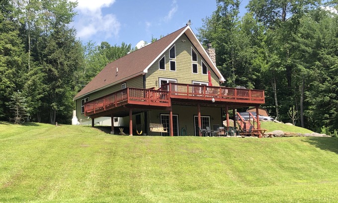 Windham Casa | Windham Mountain Chalet with Treehouse sleeps 15, Game Room & fireplace
