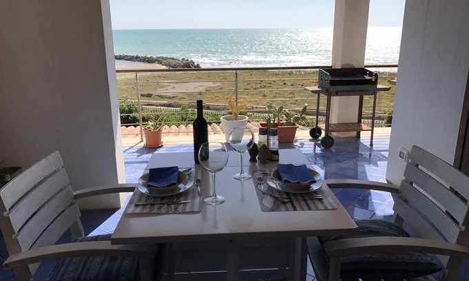 Fiumenaro Apartamento | Ventana al mar.