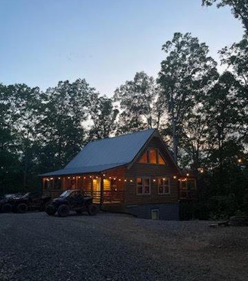 Ashley Oaks Casa | windrock ridge - Ethan