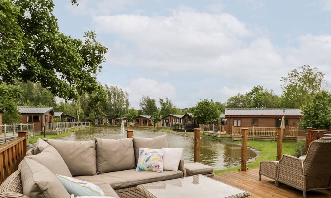 Yealand Conyers Casa | WINDSMEET LUXURY LODGE, family friendly, with a garden in Carnforth