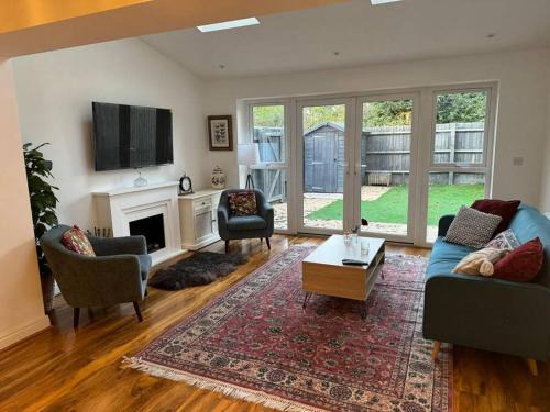 Slough Casa | Windsor and slough