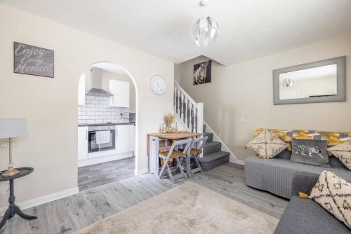 Slough Casa | Windsor Burnham Ascot Haven Sleeps 4