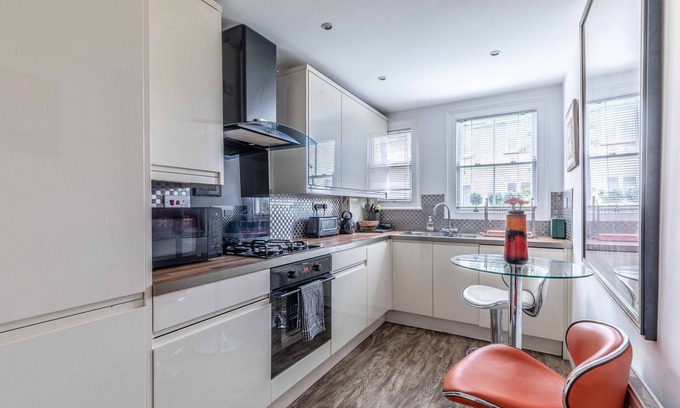 Windsor Casa | Windsor Central Victorian Town House sleeps 6