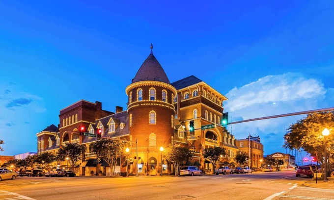 Americus Hotel | Windsor Hotel, Ascend Hotel Collection