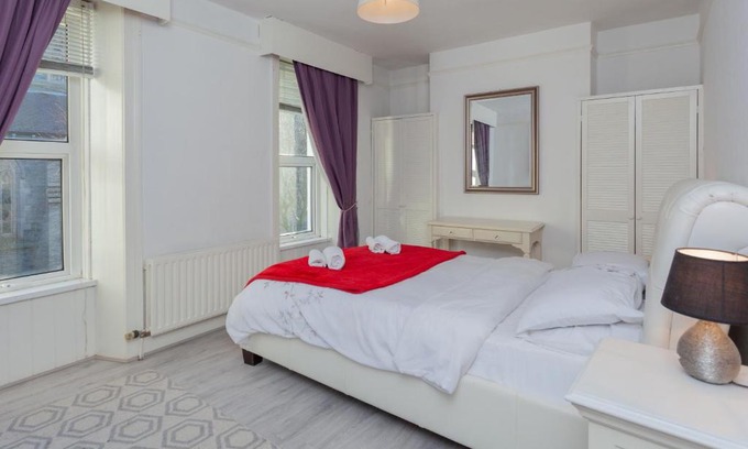 Bogside Casa | Windsor House