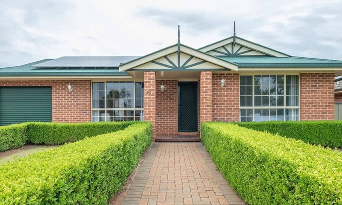 Dubbo Casa | Windsor - Large Entertaining Area, Family Retreat