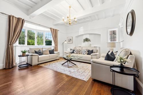 Olton Casa | Windsor Manor - Luxury 5-bed Retreat in Solihull