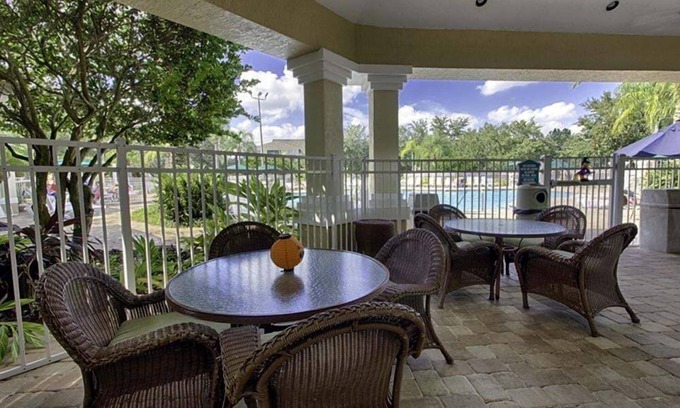 Windsor Palms Casa | Windsor Palms Townhome W/private Pool Near Disney 3 Bedroom Townhouse