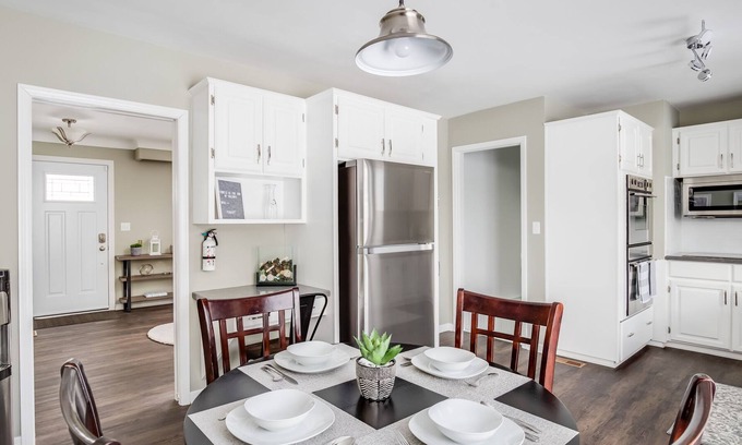 Niagara-on-the-Lake Casa | Wine Country 7 Acre Home for up to 6 ppl Niagara-on-the-Lake