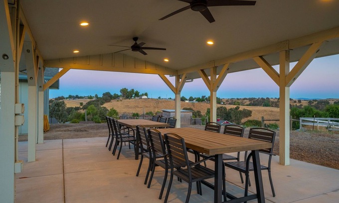 Paso Robles Casa | Wine Country Escape 4 BR*Two Kitchens