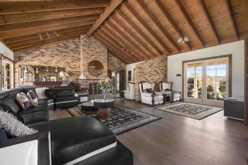 Nulkaba Casa | Wine Country Homestead - Spacious Retreat
