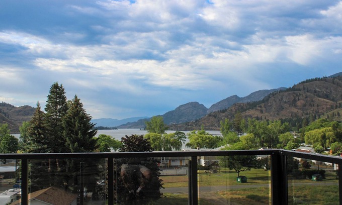 Okanagan-Similkameen Apartamento | Wine Country Retreat - Walk to Beach, Rooftop Views