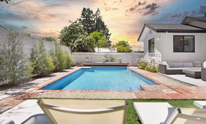 Memorial Hospital Neighborhood Casa | Wine Country Soulcation w/ Pool, Hot Tub & Game Room, Close to Wineries