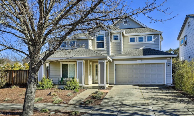 Healdsburg Casa | Wine Country Vacation Home w/ Fireplace!