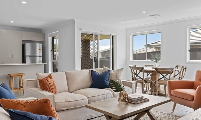 Cessnock Casa | Wine Down 700m walk to Cessnock CBD