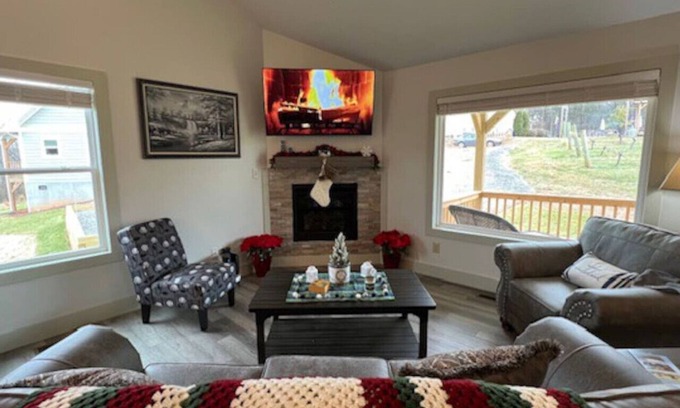 State Road Cabaña | Wine Way - Two Bedroom Cottage