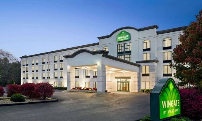 Bridgeport Hotel | Wingate by Wyndham Bridgeport WV