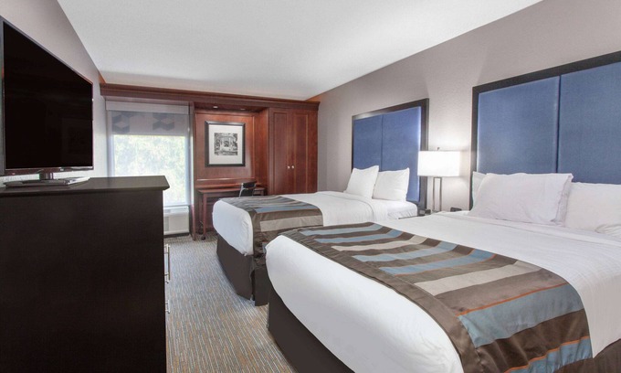 North Charleston Hotel | Wingate by Wyndham Charleston Coliseum